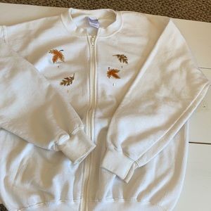 🌺 3 for $10 Fall sweatshirt